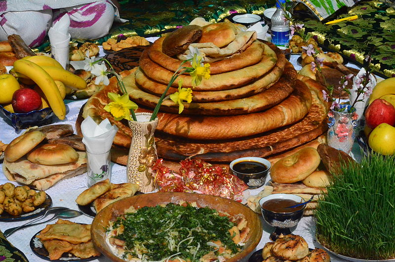 800px-Navruz_table_in_Tajikistan.jpg